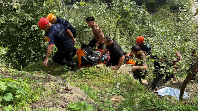 Giresun’da kamyonet dereye uçtu! Ölü ve yaralı var: Ekipler zamanla yarıştı