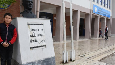 Ortaokul öğrencisinden Atatürk sevgisi