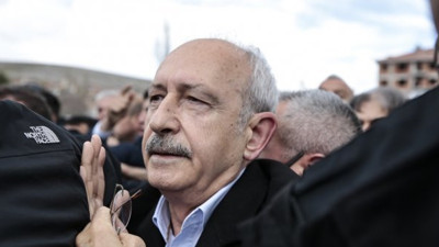 O yazardan korkutan uyarı: "Suikastlar, vurmalar, bıçaklamalar olabilir"
