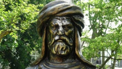 Maçka Parkı'ndaki Osman Bey büstüne saldırı