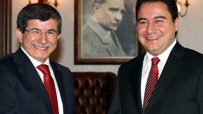 Zeyrek: "O atamalar yeni partiyi durdurur mu?"