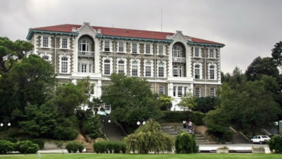 LGBT'lilerden Boğaziçi Üniversitesi'nde İstiklal Marşı skandalı!