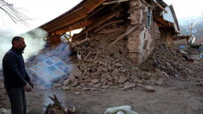 Elazığ depreminde bir köy tamamen yıkıldı