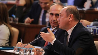 "TÜRGEV AKP grubuna teşekkür etmeli"