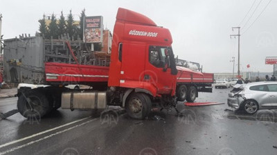 Kocaeli’de Tır 5 otomobili biçti!