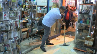 Otogar sular altında