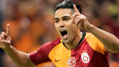 Radamel Falcao yuvadan uçuyor! Rekor teklif