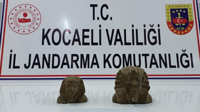 Tanrı ve tanrıça heykelleriyle yakalandılar