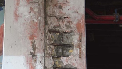 Her gün on binlerce kişi buradan geçiyor. İstanbul'un göbeğinde korkutan görüntü