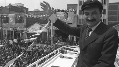 Bülent Ecevit kimdir? Karaoğlan lakabı nereden geliyor