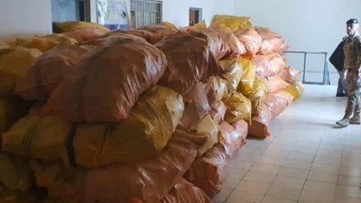 Çuvallar dolusu uyuşturucu hap yakalandı
