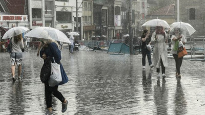 Şans İstanbullunun yüzüne güldü. Bu sefer de turnayı gözünden vurdular