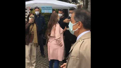 Melih Bulu’nun yardımcısı Naci İnci öğrencilerin arasına izbandut gibi korumalarla geldi. Boğaziçi öğrencileri hiç utanmıyor musunuz dediler