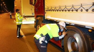 Emniyet Genel Müdürlüğü kış lastiği denetimi yaptı