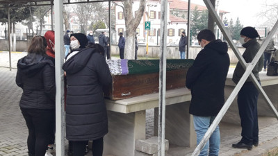 15 yaşındaki kız kalp krizi geçirdi. 6 kez hayata döndürüldü ama kurtarılamadı