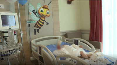 İftarları zehir oldu! Üzerine çaydanlık devrilen çocuk yandı
