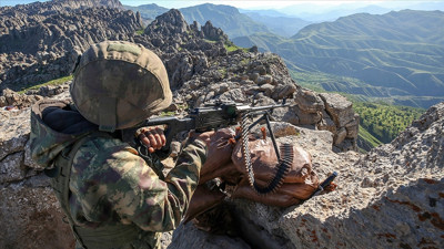 Pençe-Yıldırım operasyonunda 5 terörist mağarada öldürüldü