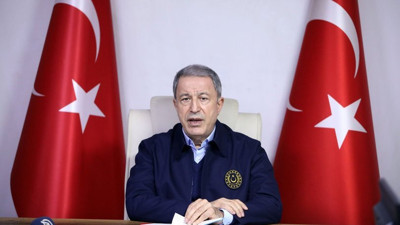 Bakan Hulusi Akar'ın uçağı acil iniş yaptı