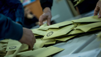 AKP'nin seçim gecesi neler yapacağını yazdı. Ünlü yazardan olay yazı