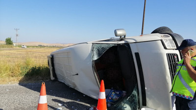 Tarım işçilerini taşıyan minibüs devrildi: 1 ölü, 15 yaralı