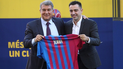 Barcelona'da Xavi Hernandez dönemi resmen başladı