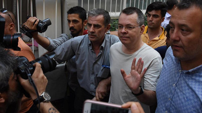 Rahip Brunson gitti krizi kaldı