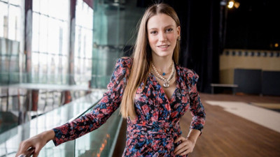 Serenay Sarıkaya'dan kadınlara KADES uyarısı: Mutlaka indirin
