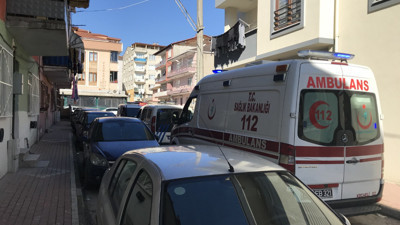 Tartıştığı komşusunu sırtından bıçakladı