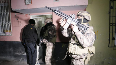 Adana'da şafak vakti PKK'ya baskın