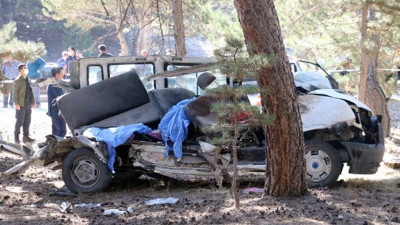 5 öğrencinin öldüğü servis kazasında tahliye olan araç sahibine yakalama emri çıkarıldı! Suçlu bulundu yoldaki Çam ağacı