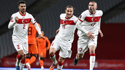 İşte Kuntz'un zafer 11'i. Bizim çocuklar zafer için sahaya çıkıyor