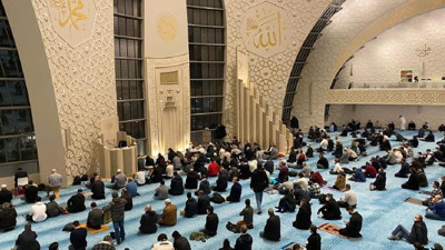 Dünyada iki yılın ardından ilk teravih heyecanı yaşandı