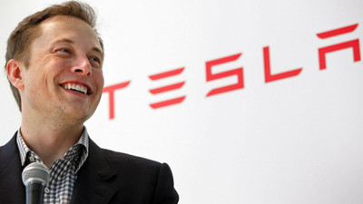 Elon Musk'tan Tesla çalışanlarına garip mesajlar