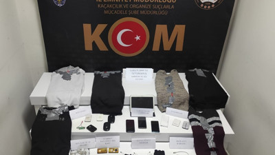 Ehliyet sınavına kopya düzeneğiyle girmeye çalışan 4 kişi yakalandı