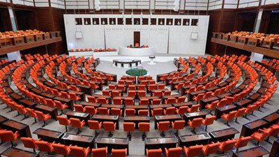 Milletvekillerini üzecek zam haberi. Bir vatandaşa gelen zamma bak bir de vekile. Çayı, kahveyi kaç liraya içecekler