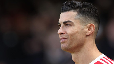 Cristiano Ronaldo, yeni doğan oğlunu kaybettiğini duyurdu. Kızı ise sağlıklı dünyaya geldi