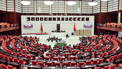 AKP'li vekillerin Meclis'te kaç soru önergesi verdikleri ortaya çıktı. Yata yata maaşlarını aldılar