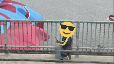 Rambo Okan bu kez de Trabzonspor bayrağına saldırdı! Sonu hiç iyi olmadı