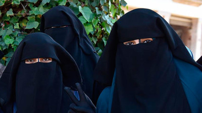 Afganistan'da kadınlara çarşaf zorunluğu getirildi