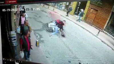 Beyoğlu’nda ilginç kaza kamerada