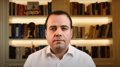Ekonomist Özgür Demirtaş açtı ağzını yumdu gözünü. Tüm dünyayı karşısına aldı. Geç kaldınız diyerek paylaştı