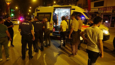 Sokak ortasında çatışma. 1'i ağır 3 yaralı