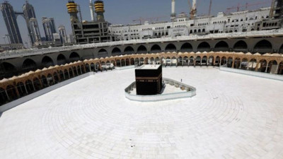 Suudi Arabistan'dan Kabe kararı. Bariyer çekildi, tamamen yasaklandı