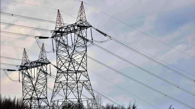 Üretmedikleri elektrik için 9,4 milyar aldılar. Geçilmeyen yollar, uçulmayan havalimanlarından sonra bu da oldu. Her yıl "teşvik" diye alıyorlar