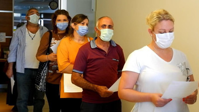 Hastanelerde hatırlatma dozu kuyruğu