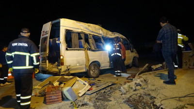 Tarım işçilerini taşıyan minibüs devrildi: 1 ölü, 3'ü ağır 14 yaralı