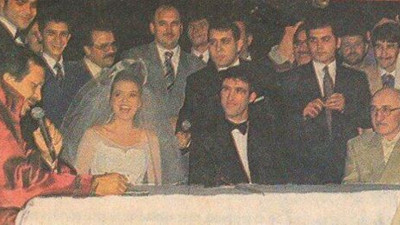 TRT spikeri Hakan Şükür'den bahsetti diye ekrandan alınmıştı. Zafer Arapkirli eski fotoğrafı paylaştı