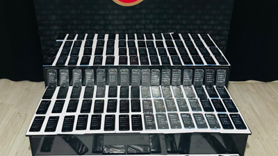 Hakkari’de 230 adet cep telefonu ele geçirildi