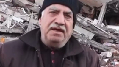 Yakınları enkaz altında kalan bir depremzede: Avrupa seni kıskanıyor da sen 4 gündür bir kepçe niye gönderemiyorsun?