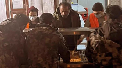 Mehmetçik'ten Mehmet Şef'e Sen merak etme şefim yağmacılar bizde